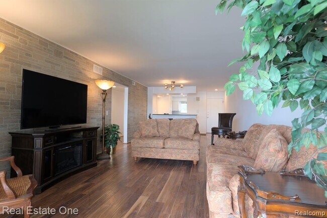 Building Photo - 1944 Klingensmith Rd