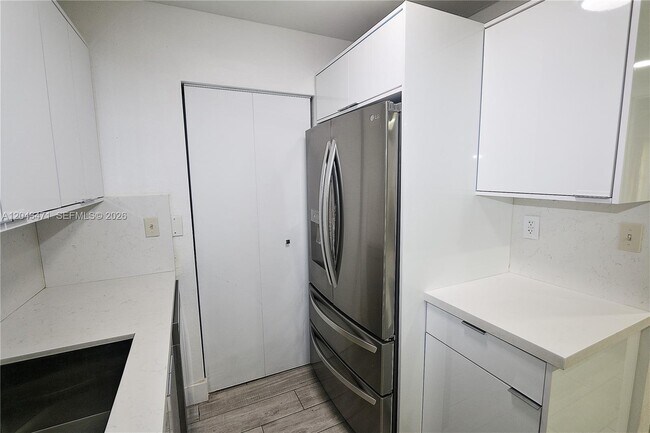 Building Photo - 10755 SW 108th Ave