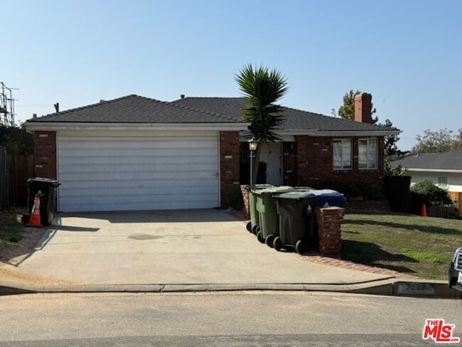 Building Photo - 3237 Midvale Ave