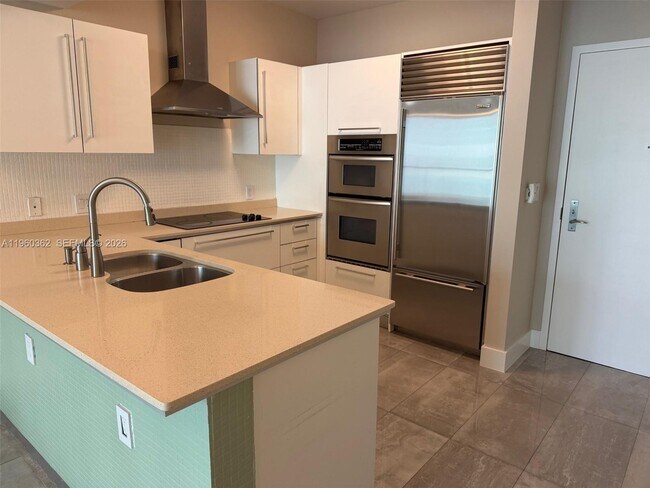 Building Photo - 218 SE 14th St