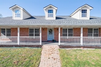 Building Photo - 201 Gail Dr