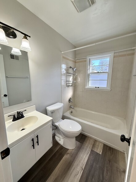Bathroom - 1009 9th St S
