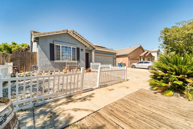 Building Photo - North Yuba City 3 bd 2 bath Home with solar