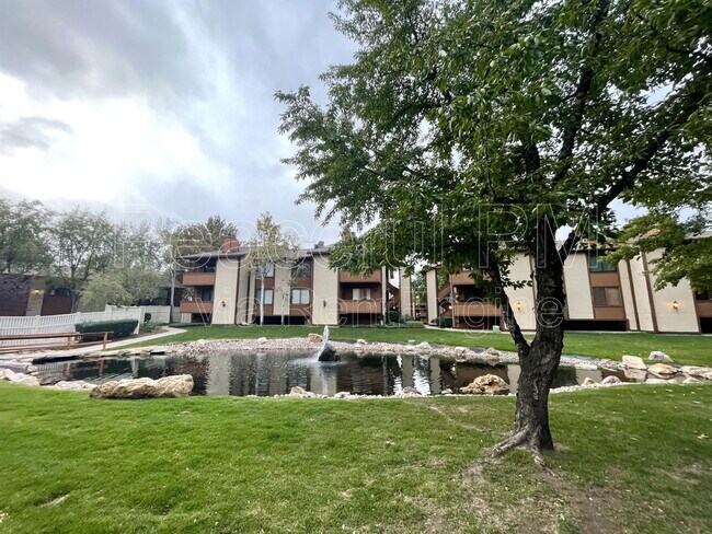 Building Photo - 6878 Countrywoods Cir