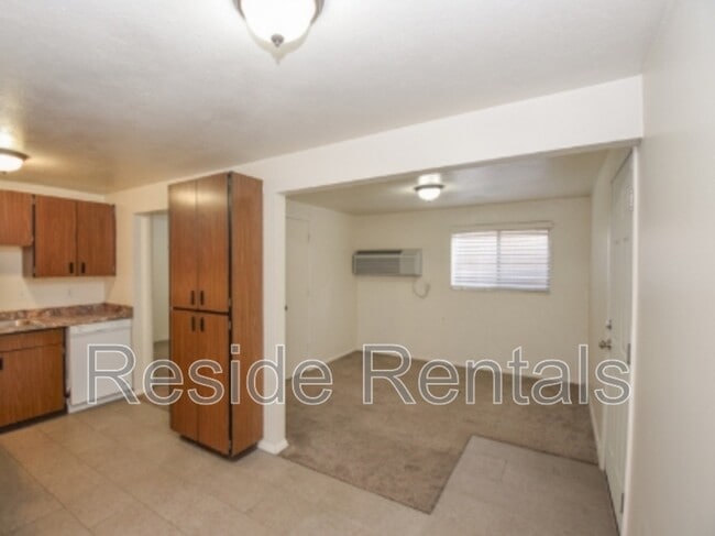 Building Photo - 654 1/2 East 800 North - 4