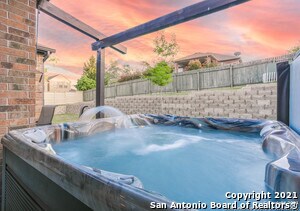 Building Photo - 1427 Sun Garden