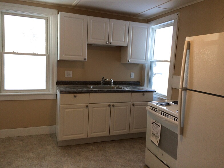Building Photo - 938 VT-7A