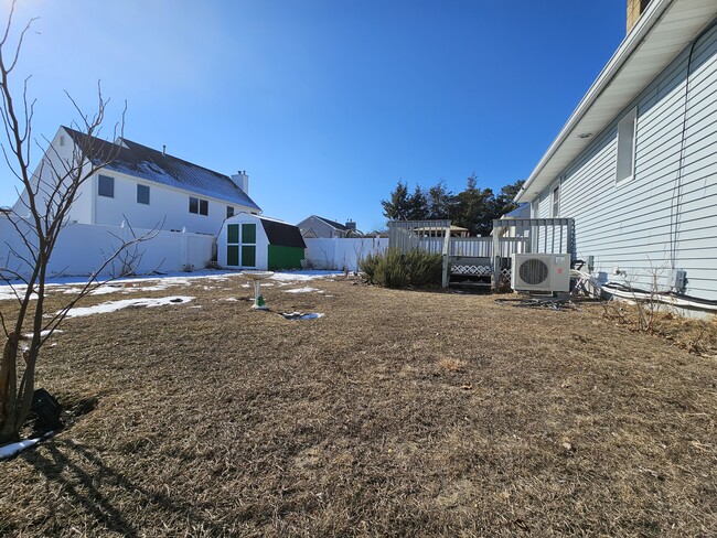 Building Photo - 113 E St