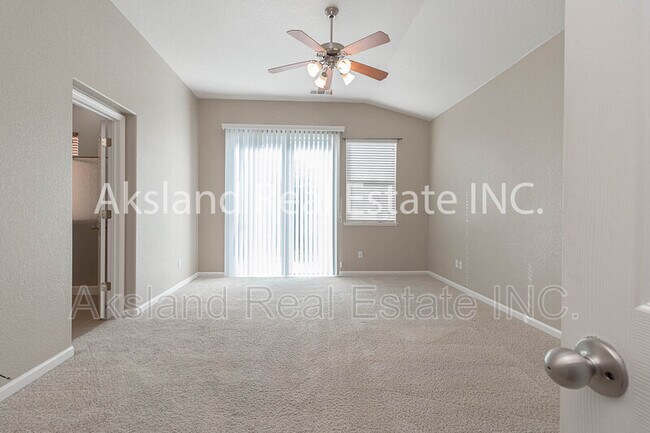 Building Photo - 936 Heartland Dr