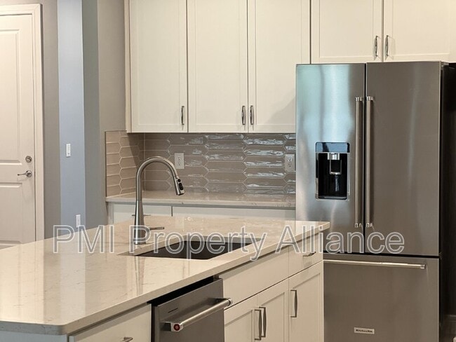 Building Photo - 4535 Gliding Wave St