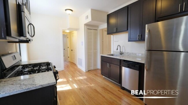 Building Photo - 1 bedroom in CHICAGO IL 60613