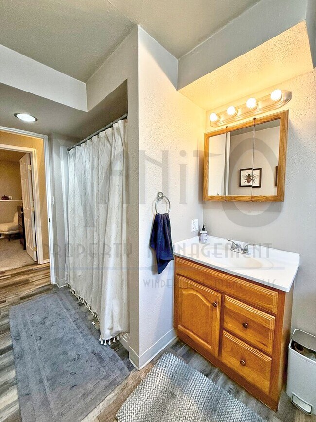 Building Photo - Beautiful South Hill Home