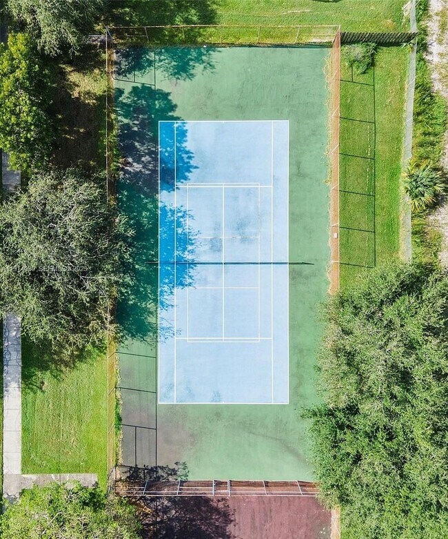 Building Photo - 2771 Taft St