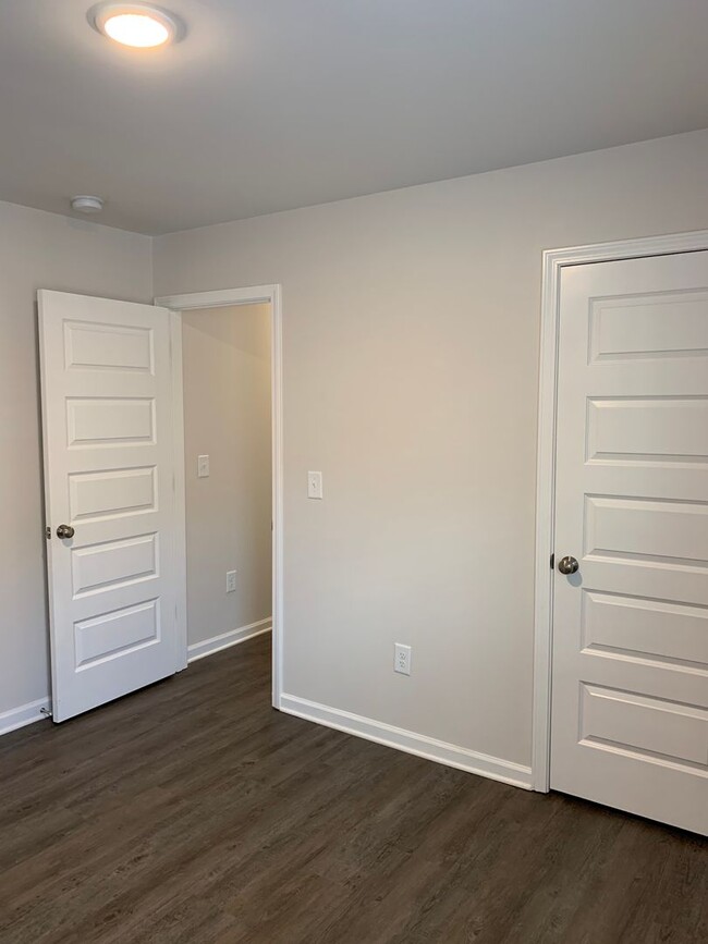 Building Photo - *Pre-leasing* Three Bedroom | Two Bathroom...