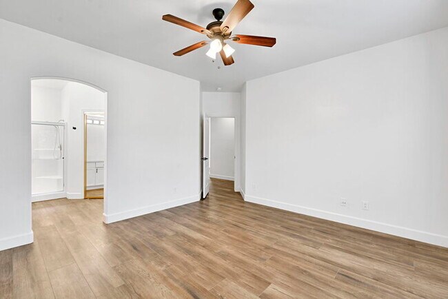 Building Photo - 10556 E Greenbury Way