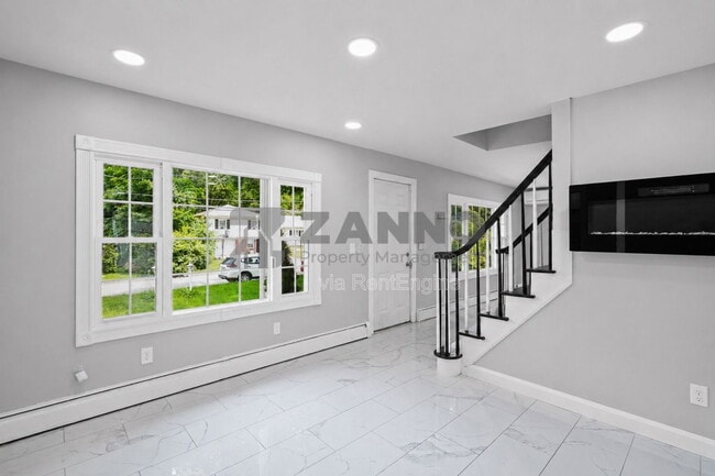 Building Photo - 40 Olney Ave