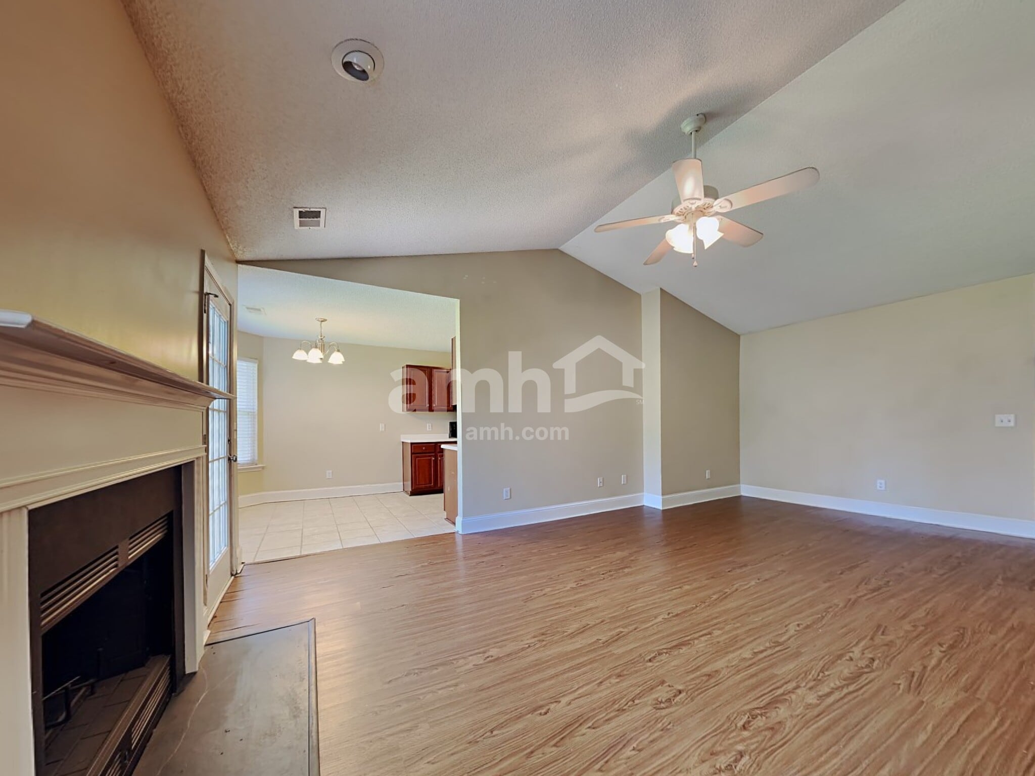 Building Photo - 305 Springdale Ct