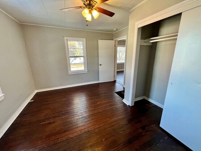 Building Photo - Spacious single family home in Independenc...