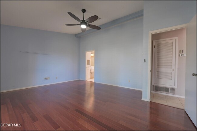 Building Photo - 601 Firedale Ln