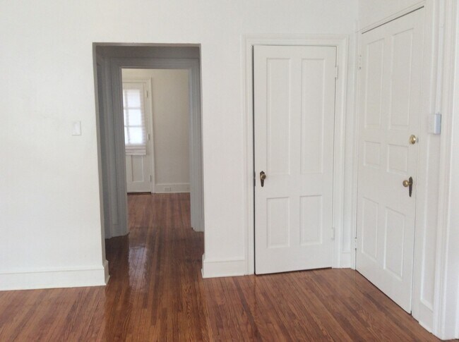 Building Photo - 2nd floor Apartment Steps From Central Market and Downtown Amenities!