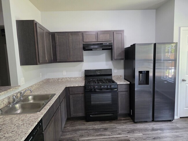 Building Photo - 3 Bedroom home for rent in Noble!