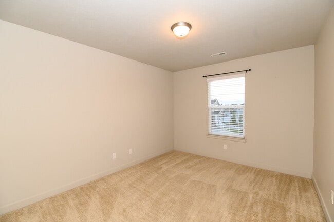 Building Photo - Beautiful Home in Midvale!