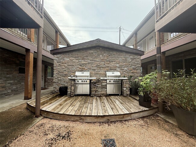 Building Photo - 1447 Heights Blvd