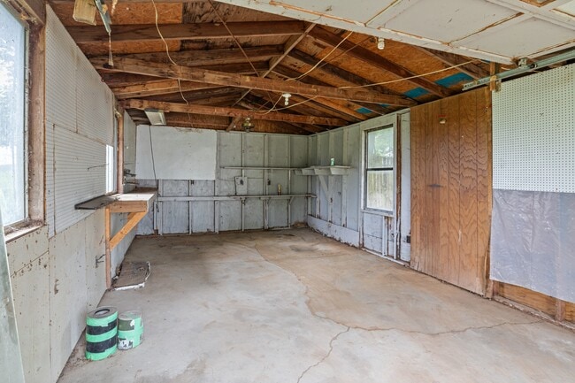 Building Photo - 185 Storage Rd