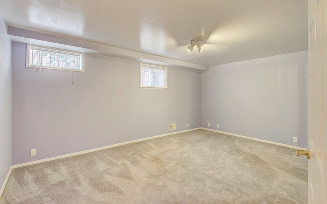 Building Photo - Beautiful Magnolia Home with a VIEW!