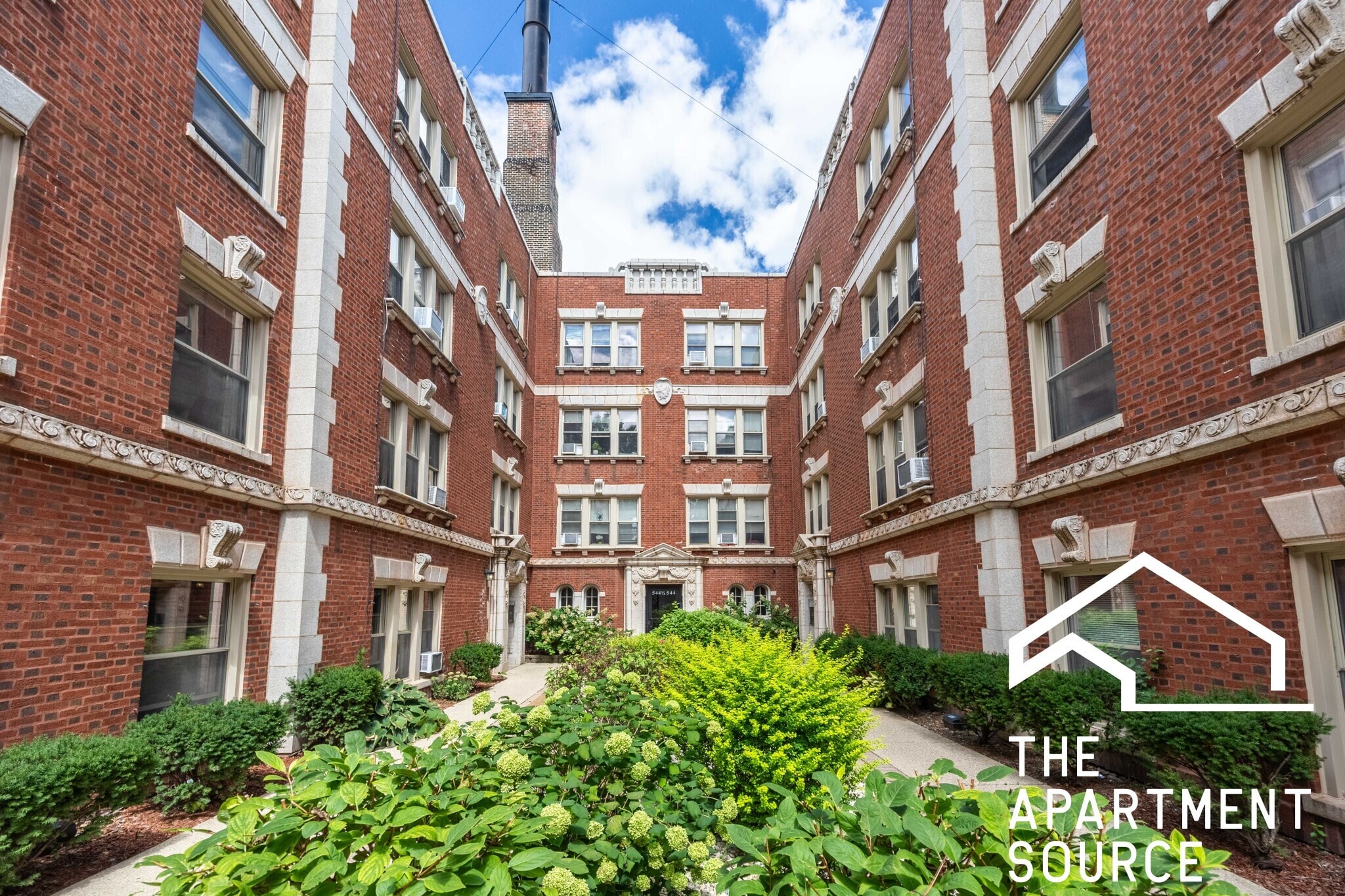 Building Photo - 544 W Surf St