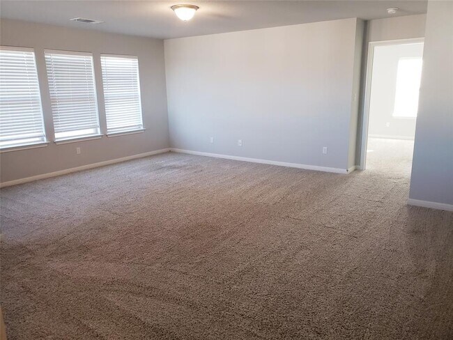 Building Photo - 124 Peruvian Ln