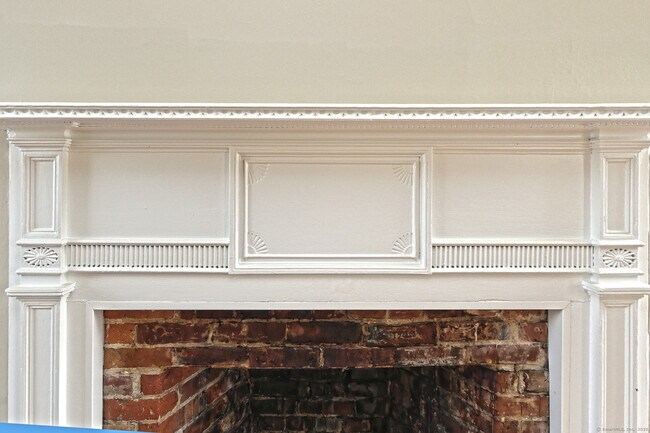 Building Photo - 562 Amity Rd