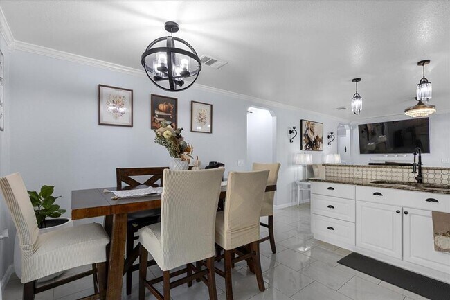 Building Photo - 8824 Southwick Dr