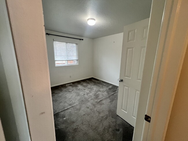 Building Photo - 3Bed in the heart of Lehi-0Depsoit Available