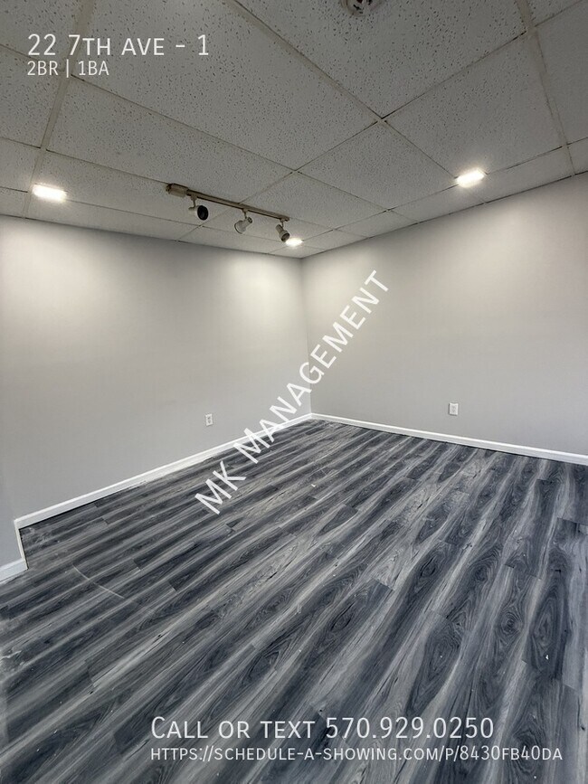 Building Photo - 22 7th Ave