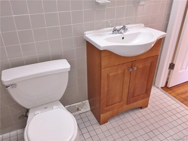 Building Photo - 155 Shear Hill Rd