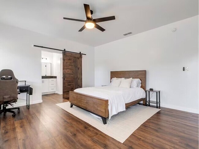 Building Photo - 134 Blackberry Ln