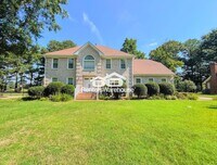 Building Photo - 1006 Fairway Dr