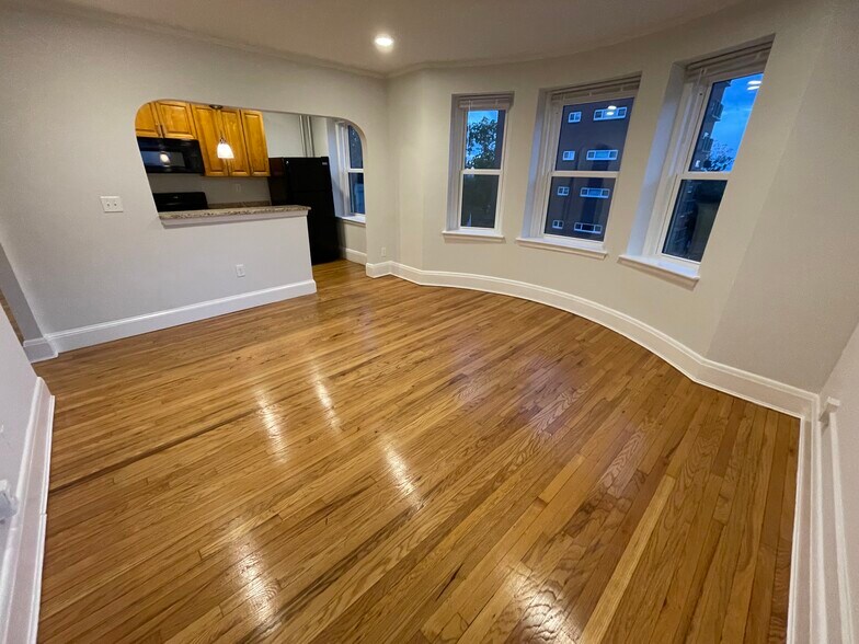 Building Photo - 119 Highland Ave