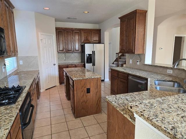 Building Photo - 5554 Emerson Ct