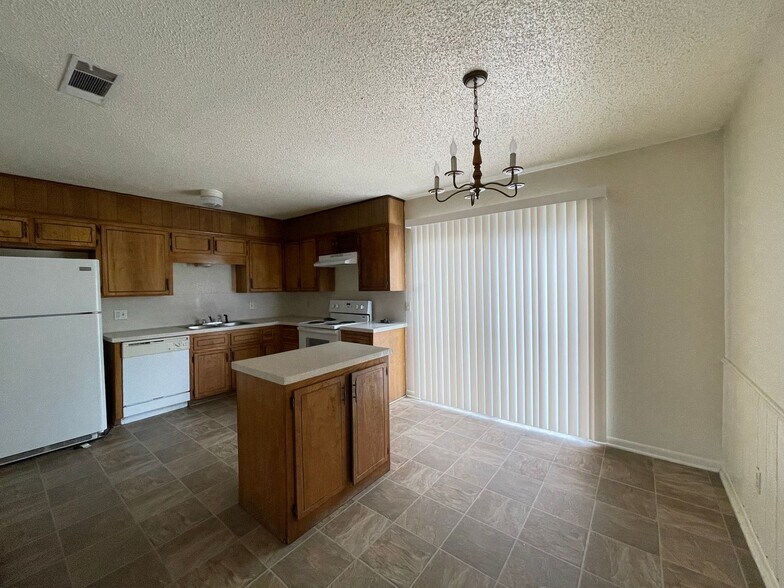 Building Photo - 3407 Victoria Cir