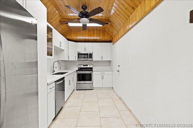 Building Photo - 4250 Galt Ocean Dr
