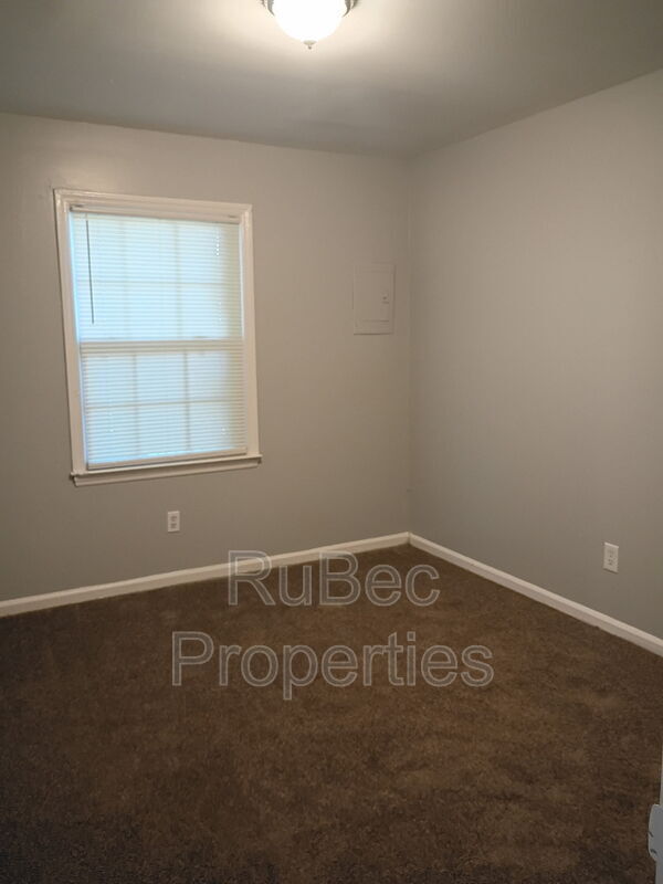 Building Photo - 458 S Weldon St