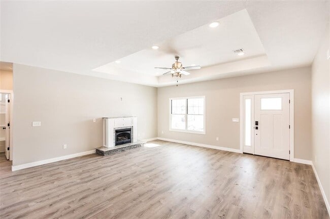 Building Photo - Stunning Home, Great Neighborhood!