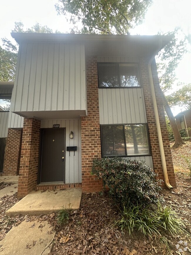 Building Photo - 2 Bed Condo Minutes to Downtown Raleigh & ...