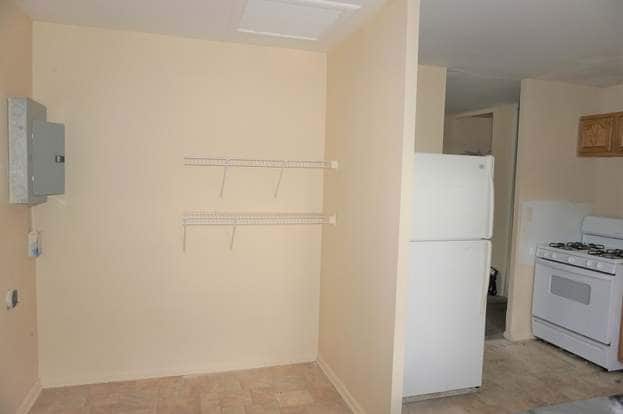 Building Photo - 2425 E Elm St