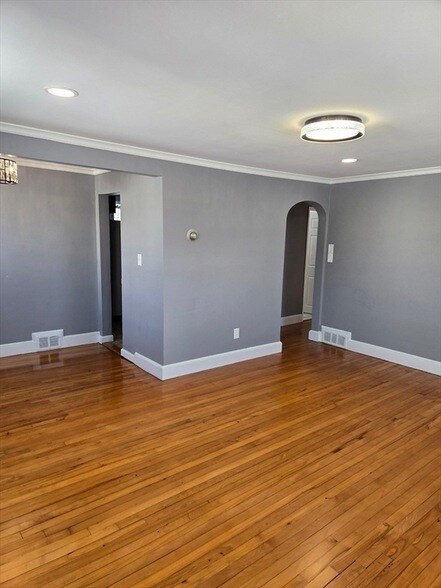 Building Photo - 114 Faraday St