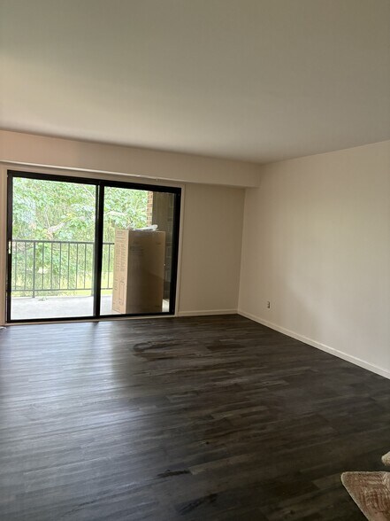 Building Photo - 13E Fairway Rd
