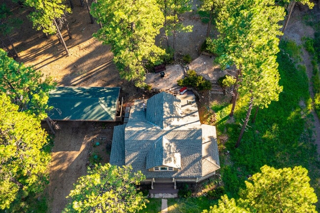 Building Photo - 4955 Hidden Hollow Rd