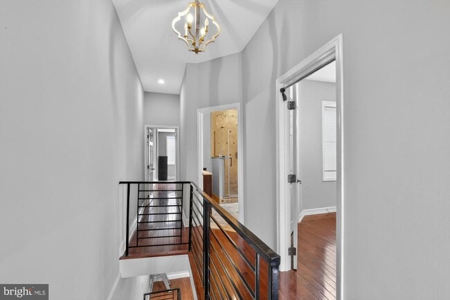 Building Photo - 2319 E Somerset St